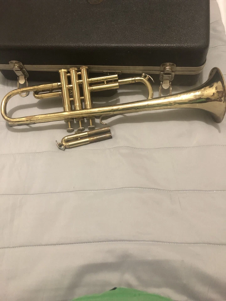 Vintage Bundy/Selmer Trumpet w/ Original Case - Image 2 of 4