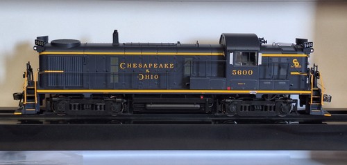 Bowser Executive Line #25195 HO Alco RS-3 ph3 Chesapeake y Ohio #5600 con LokSound | Condition: New