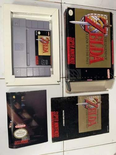 The Legend of Zelda: A Link to the Past (Nintendo SNES, 1992) W/ Box & Manual