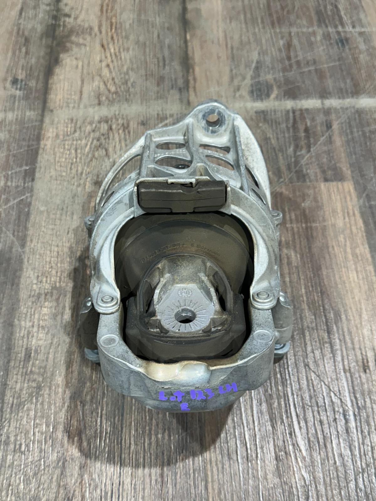 2018-2024 LAMBORGHINI URUS LEFT ENGINE MOTOR MOUNT OEM