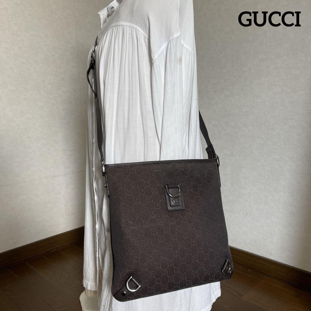 GUCCI GG Canvas Shoulder Bag in Brown Authentic Vintage F05291610