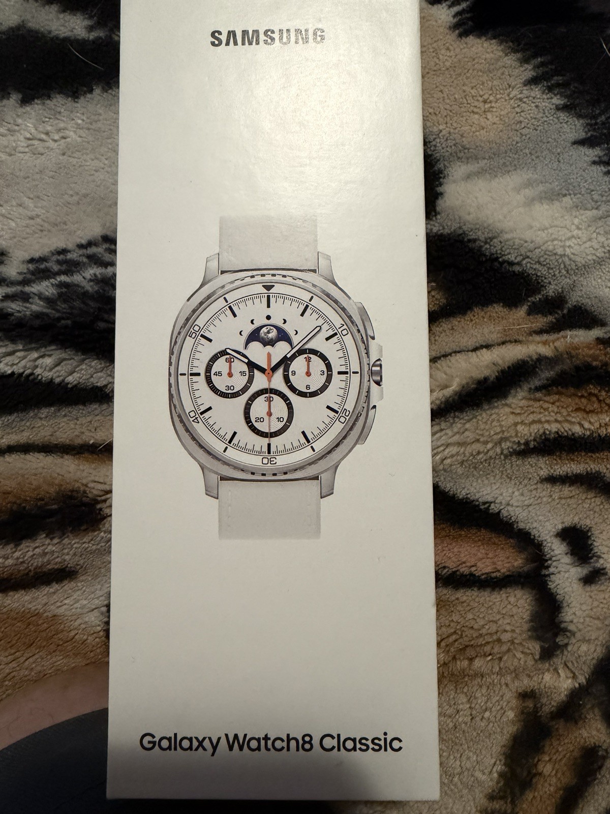 Samsung Galaxy Watch8 Classic LTE 46mm Silver Stainless  white Silicone Band