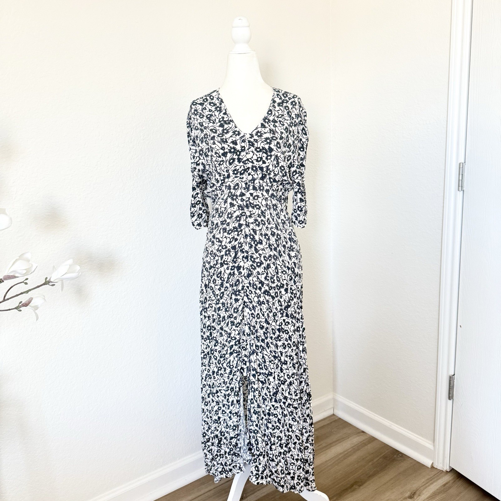 Black White Floral Maxi Dress V Neck 3/4 Sleeve Elastic Waist Boho Size S/M