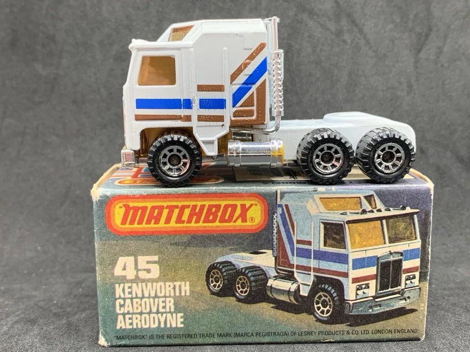 Matchbox Superfast MB45-C1: Kenworth Cabover Aerodyne in type L box - Image 2 of 4