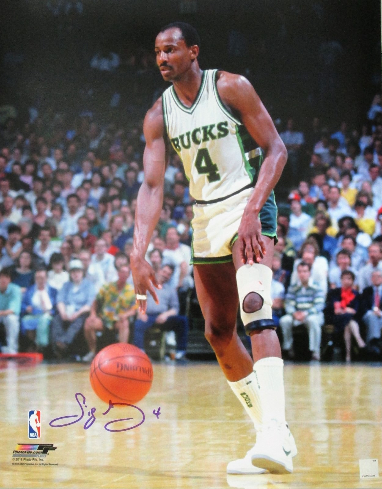 Sidney Moncrief Autographed Signed Milwaukee Bucks MIlw. Bucks 16x20 Photo #3 AUTO - 5 x All Star Retired # 