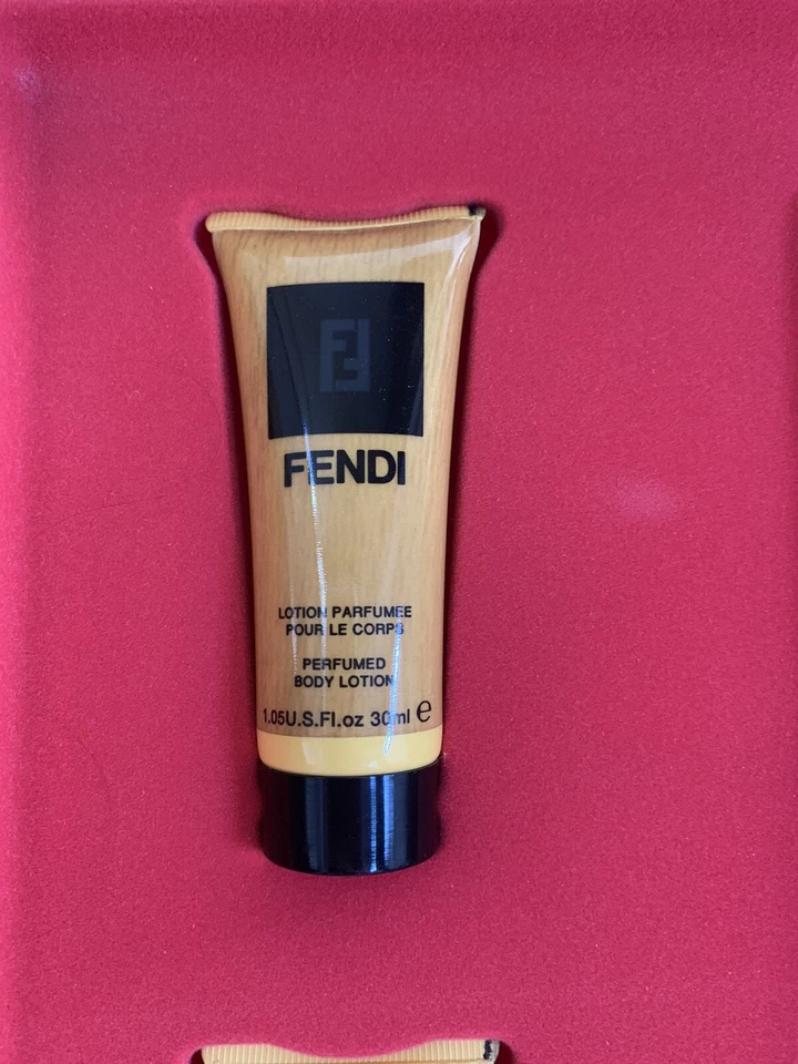 Juego de regalo Fendi para mujer vintage nuevo en caja ***súper raro*** Foto 3 de 4