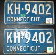 CONNECTICUT  1981 collectible car license plates, (2) 1 pair, KH 9402, Vintage
