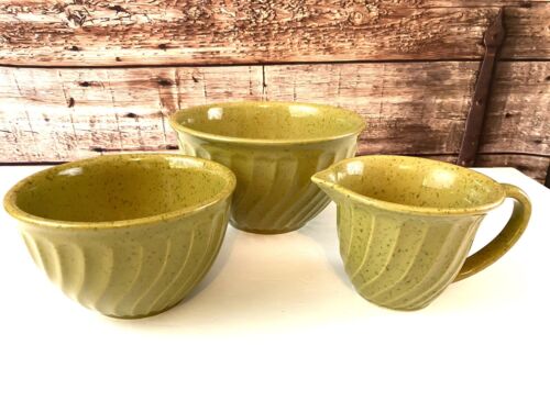 Paula Deen Mixing Bowls Measuring Cup Set of 3 Swirl Speckled Green 2 Qt 1 Qt