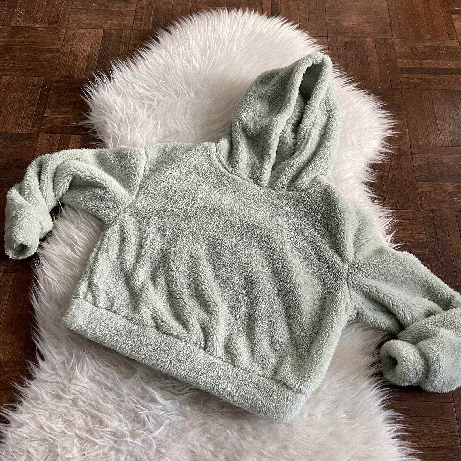 Love, Fire Girls Medium Green Fuzzy 
