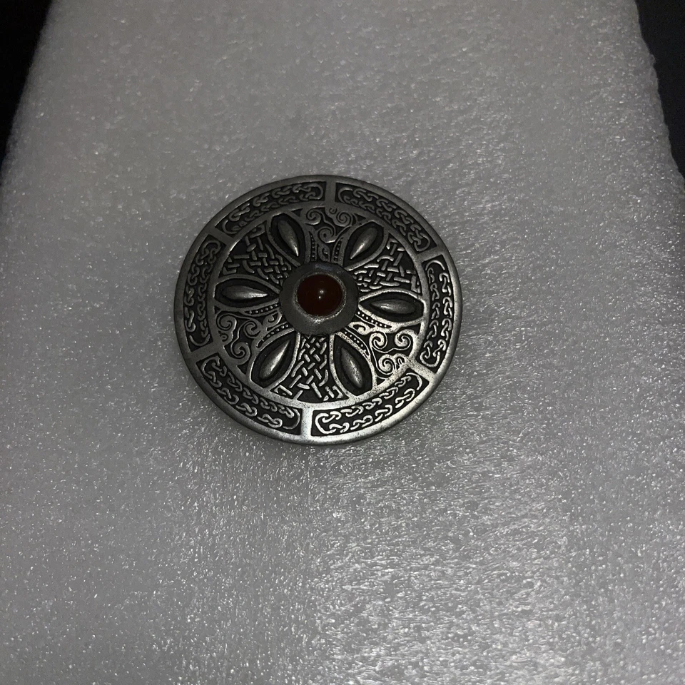 Broche St. Justin Vintage Peltre, Nudo Celta Trabajo con Cabachon 57mm Foto 2 de 4