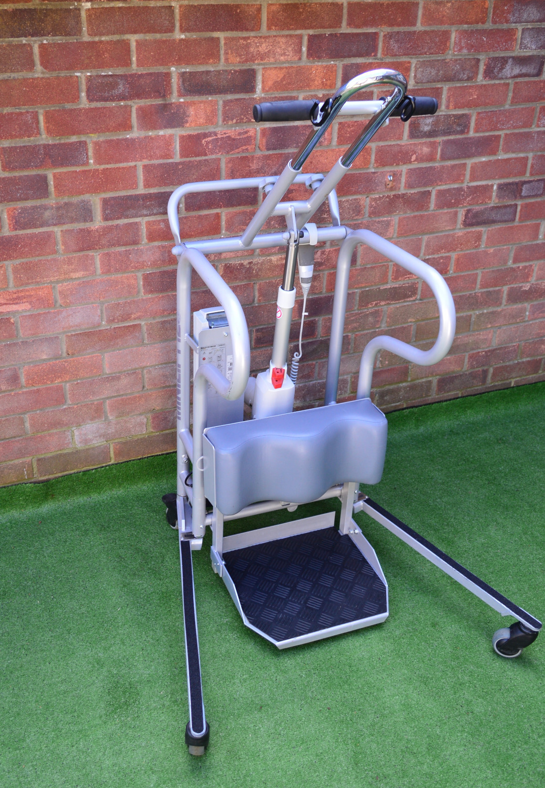 Handicare MiniLift System Romedic 125 Stand Aid. Linak. Delivery