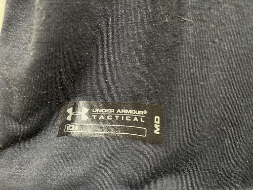 Camiseta Under Armour Base Táctica Negra Transpirable Suelta Heatgear Talla Mediana - Imagen 10 de 10
