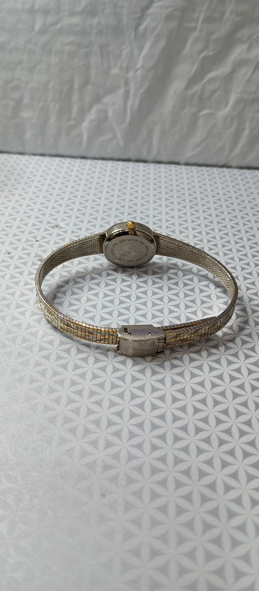 Ladies Gloria Vanderbilt Quartz watch with a stretch