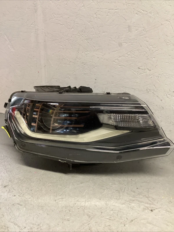 2016-2024 CHEVROLET CAMARO ZL1 RIGHT RH PASSENGER SIDE HEADLIGHT USED OEM HID