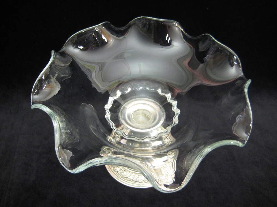 Compota vintage de plata esterlina y vidrio Alvin con borde con volantes, 5 1/2" T X 8" D Foto 2 de 4