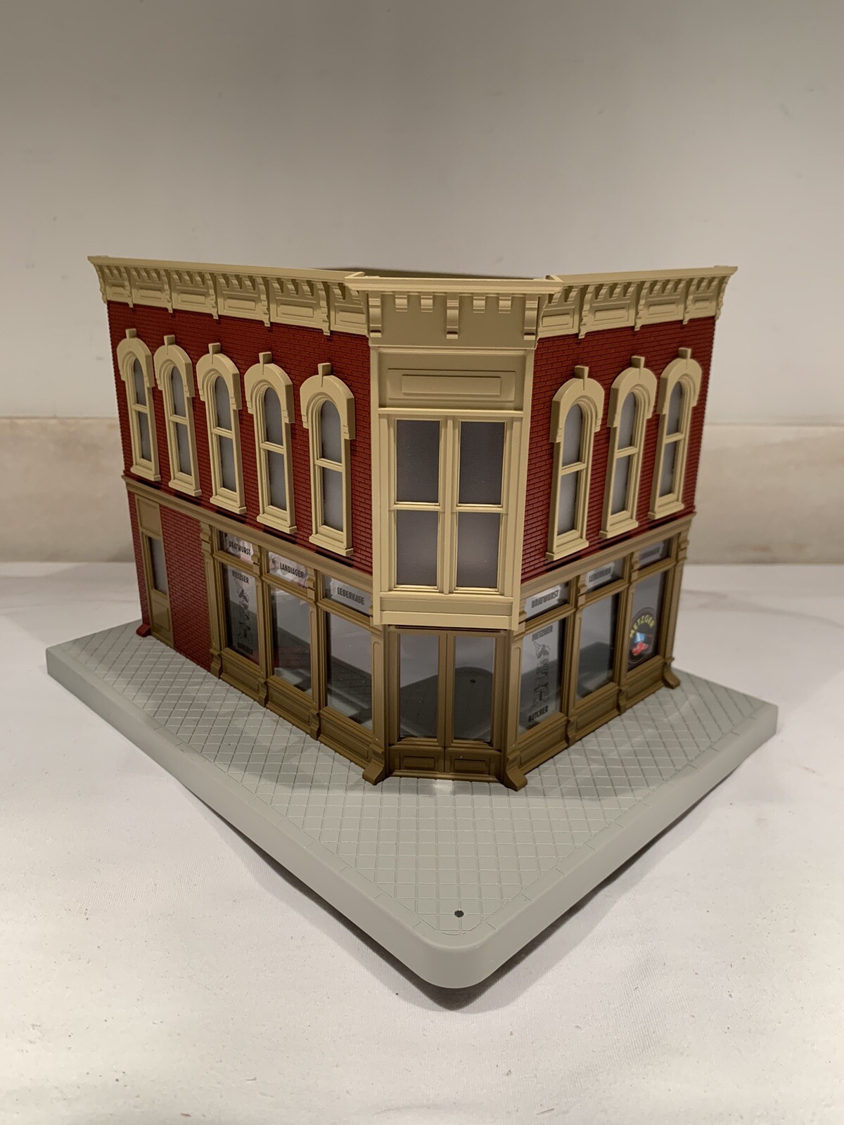 MTH RAILKING METZGER BUTCHER SHOP OPPOSITE CORNER CITY BUILDING O SCALE