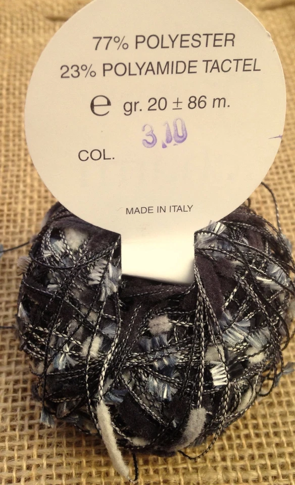 Encanto de hilo One Skein Trendsetter 20 gr 86 m color 310 gris carbón hecho en Italia Foto 2 de 3