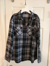 LGND Long Sleeve Black And Grey Plaid Size Large