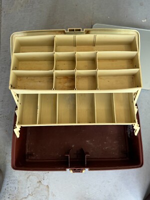 Boîte à Pêche Plano 4200 Ancienne – 2 Plateaux, Fabrication USA – État Correct