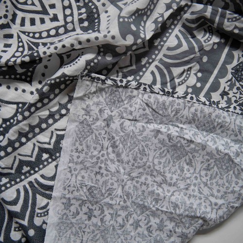Floral Mandala Print Gray & White Boho Hippie Tapestry Wall Hanging 53" x 59" - 第 8/9 張圖片