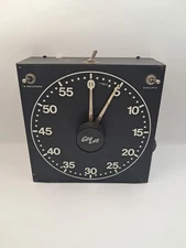 Vtg GraLab Darkroom Timer Model 300 AC V 125/60 Hertz 750 Watts Glows Works USA