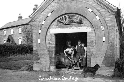 tyy-11 Blacksmith, Gonalston Smithy Nr. Lowdham, Nottinghamshire. Foto