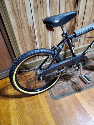 Vintage Bmx Huffy Thunder 58 Rare Bike 1980's Vintage Old School