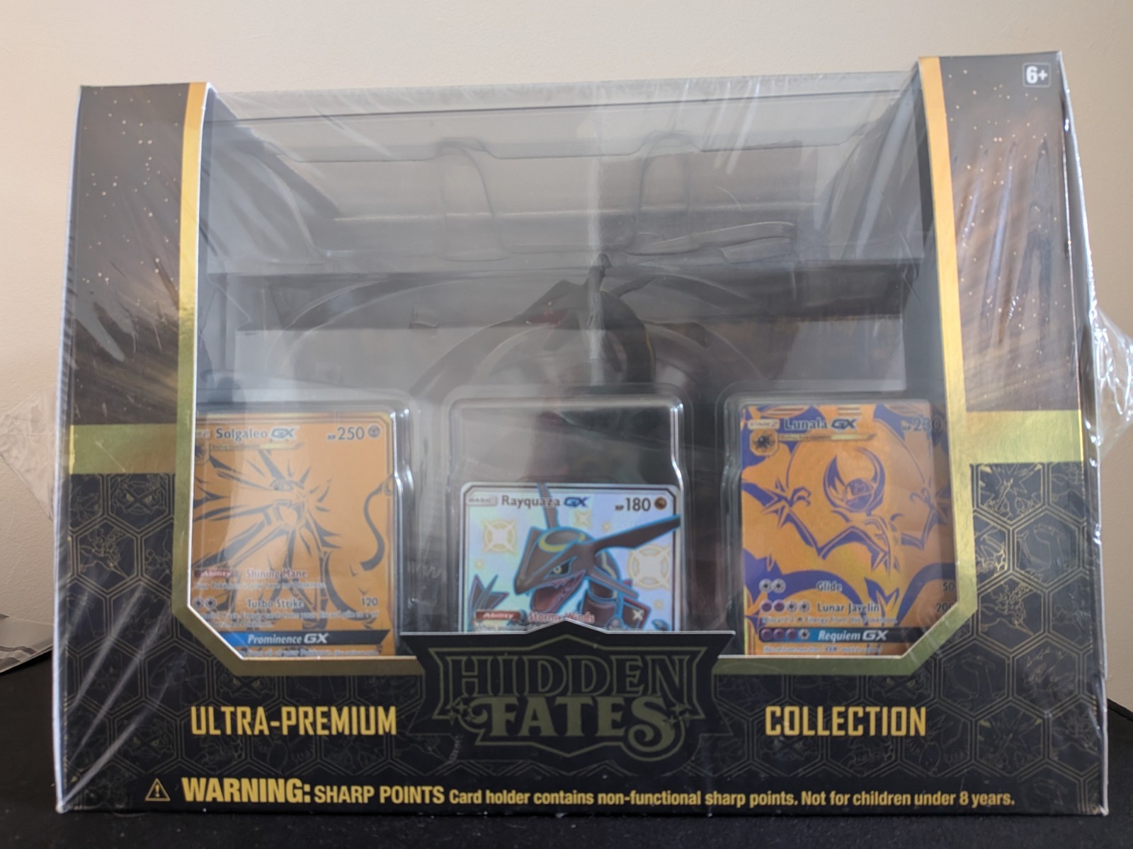 Pokemon: Hidden Fates Ultra-Premium Collection