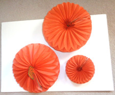 VINTAGE LOT OF 3 HALLOWEEN CREPE PAPER HONEYCOMB PUMPKINS DECORATION MADE IN USA
