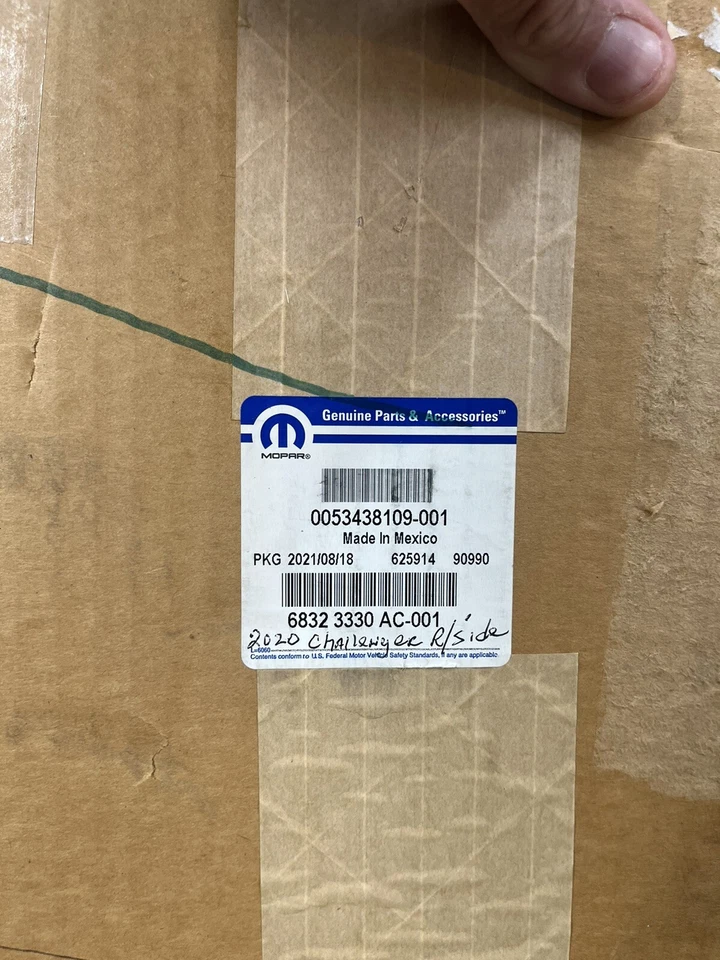 Faro para Dodge Challenger lado derecho Foto 2 de 3