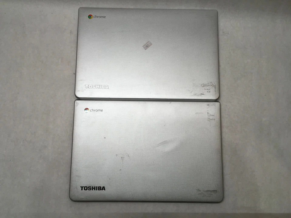 Toshiba CB30-B3122 Lot of 5 Broken Screens For Parts or Repair- FT - Image 2 of 4