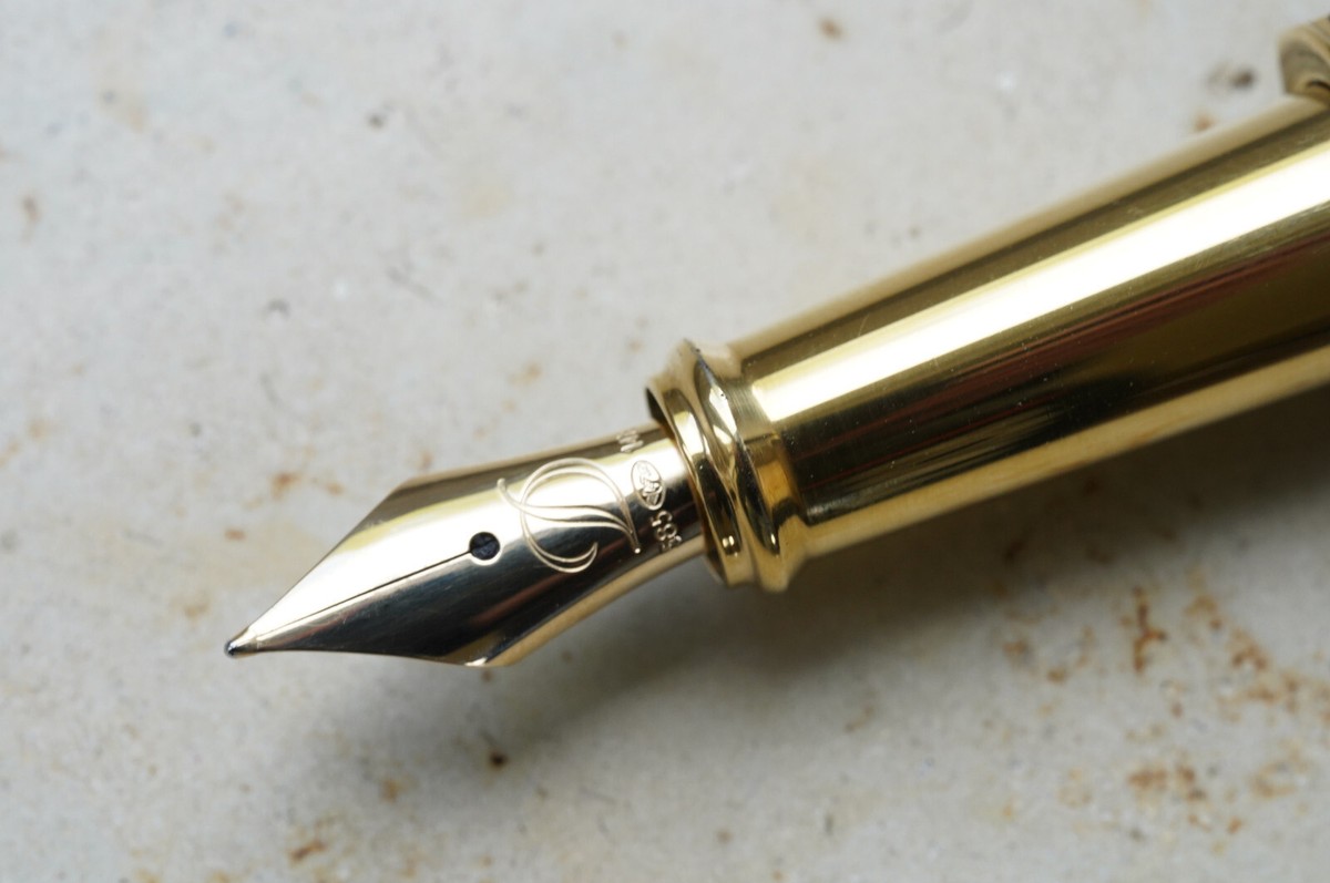 Stylo Plume S.T. Dupont Karl Lagerfeld En Laque Blanche - Plume Métal M - Modèle Prestige - Occasion