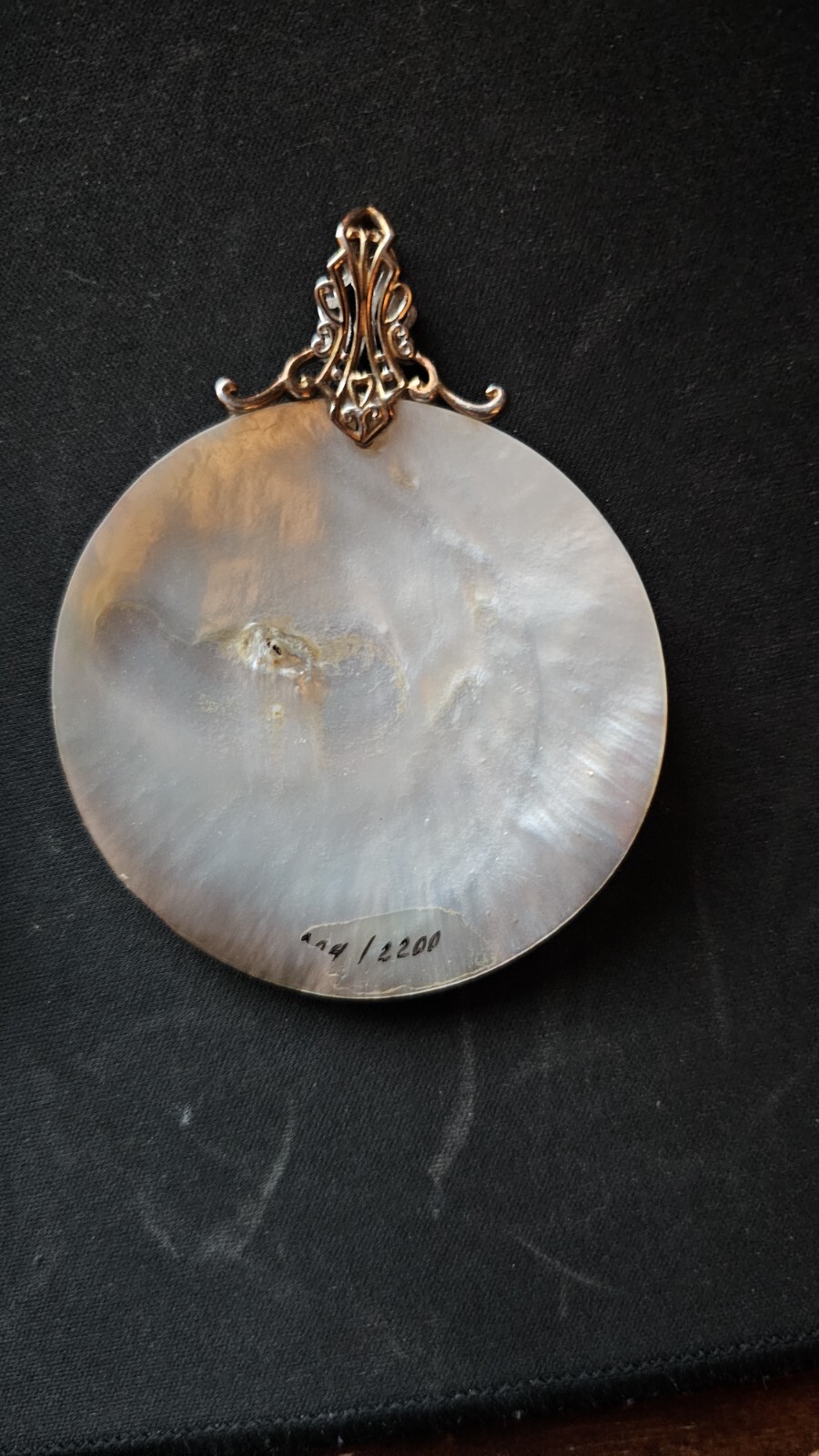 painted seashell pendant Chipped - image 2