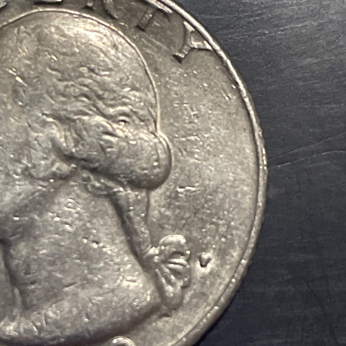 1980年 P　LIBERTY 1980 Quarter With Filled In Mint And Spilt Plating On Rim DD In