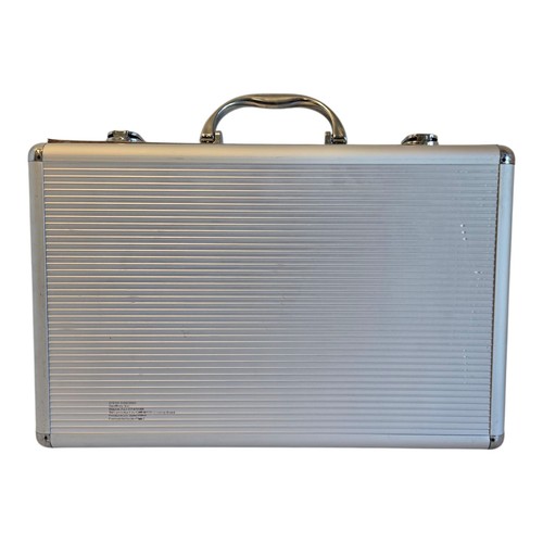 Toys R Us Pavilion Backgammon Game Metal Brief Case w/1" Checkers **COMPLETE** - Picture 2 of 10