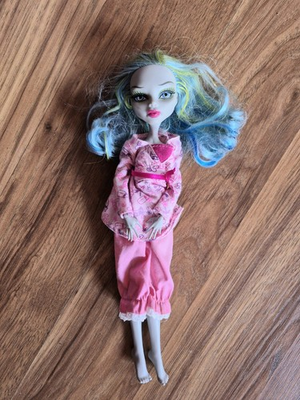 #ad 2008 Monster High Doll First Wave GHOILIA YELPS TLC With Pj#x27;s $18.00