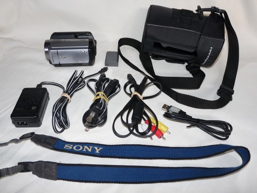 Sony Handycam HDR-PJ530 - Caméscope Compact Noir - 30x Zoom Optique - MicroSD - Occasion