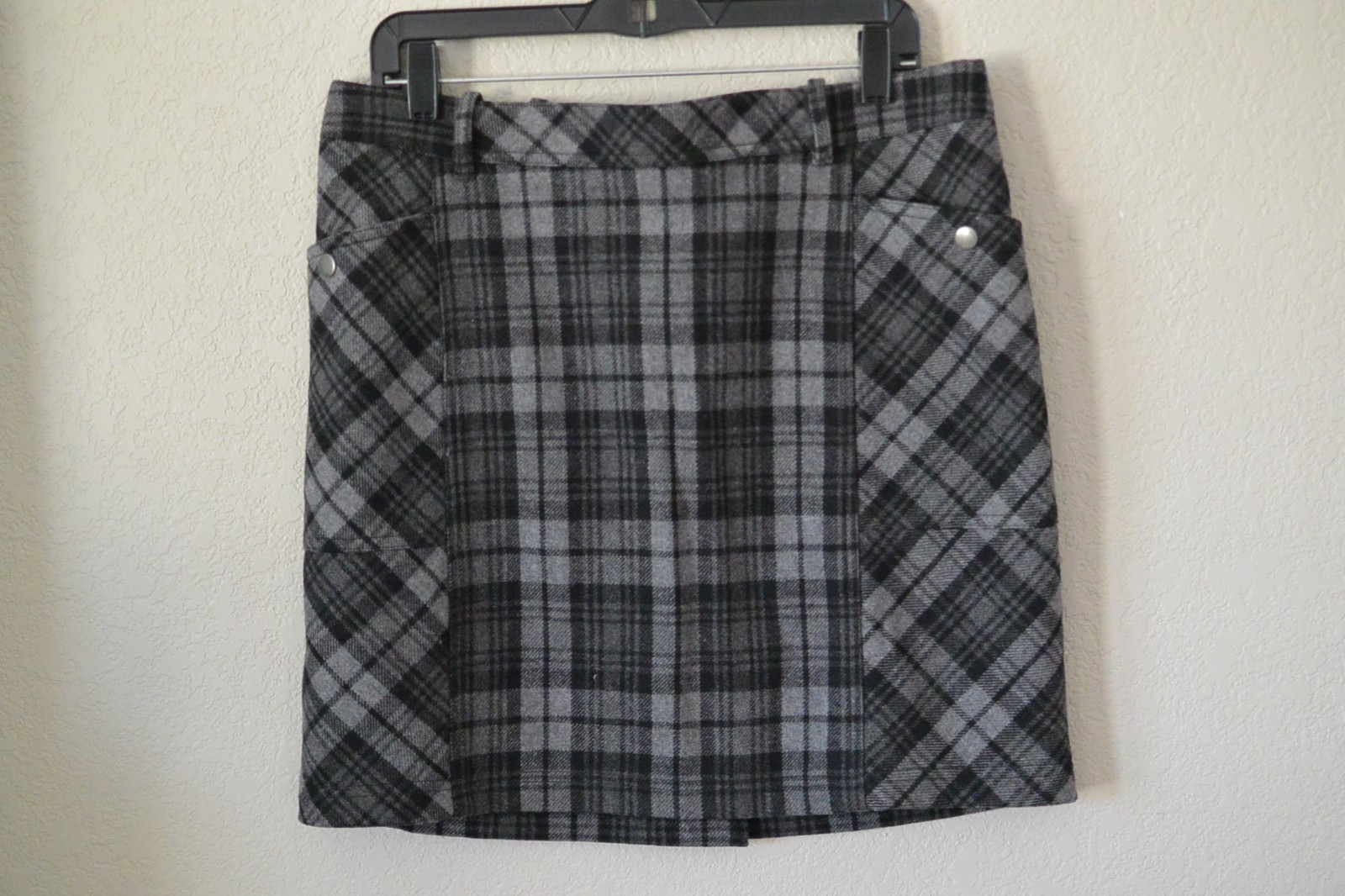 Eddie Bauer Classic Straight Pencil Wool Blend Plaid Skirt-Gray Black- Sz 10 EUC