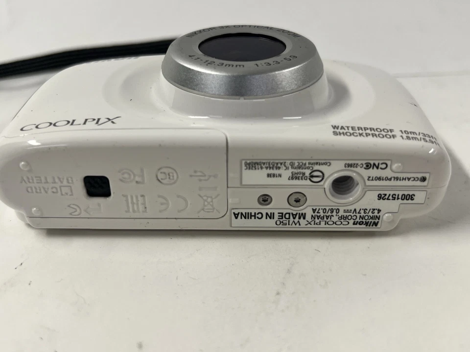 Nikon Coolpix W100 13.2MP Compact Digital Camera White Waterproof - With Charger - Image 4 of 4