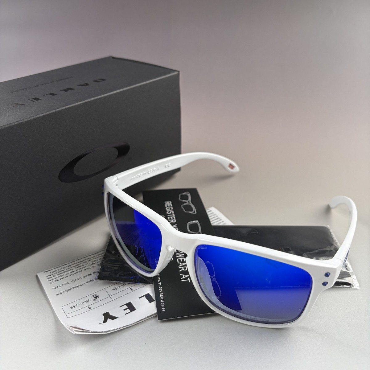 Oakley Holbrook Polarized Sunglasses - White/Blue | eBay