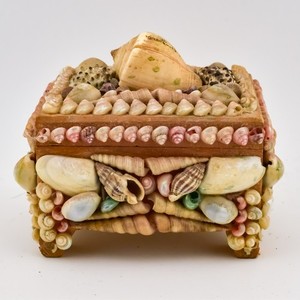 Shellwork Souvenir Jewelry Coffin Box Sailor's Valentine