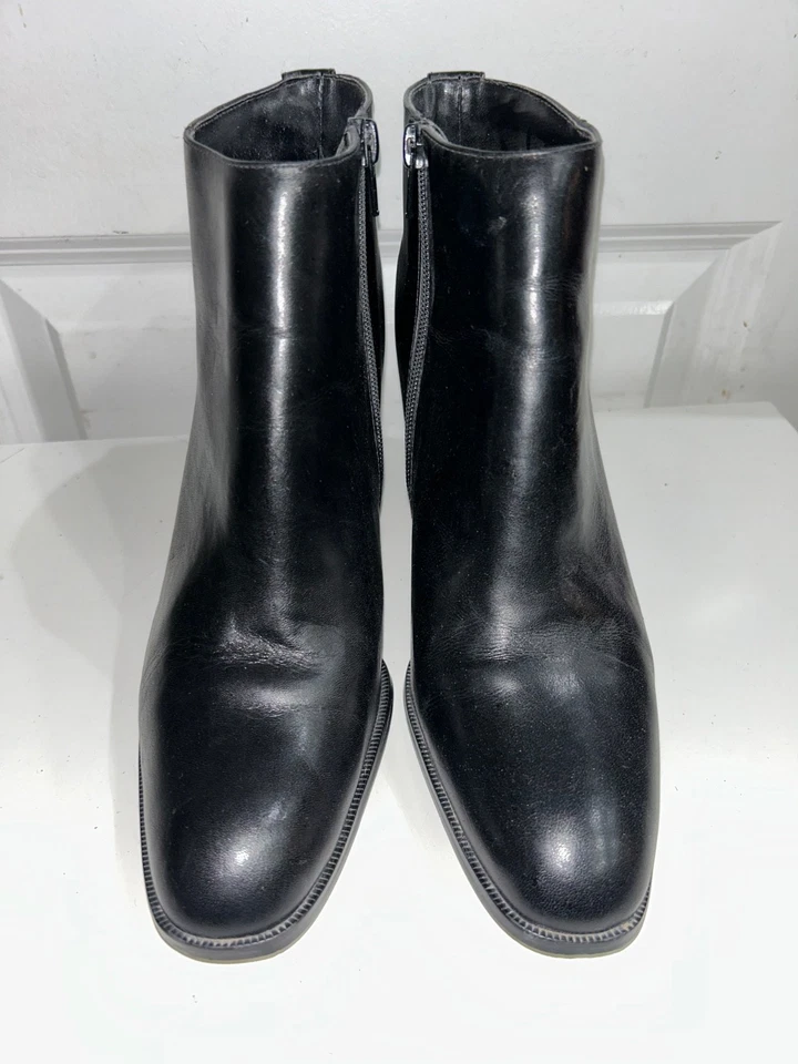 Valerie Stevens Women’s size 9 Vintage Black Minimalist Leather Ankle Boots - Image 2 of 4