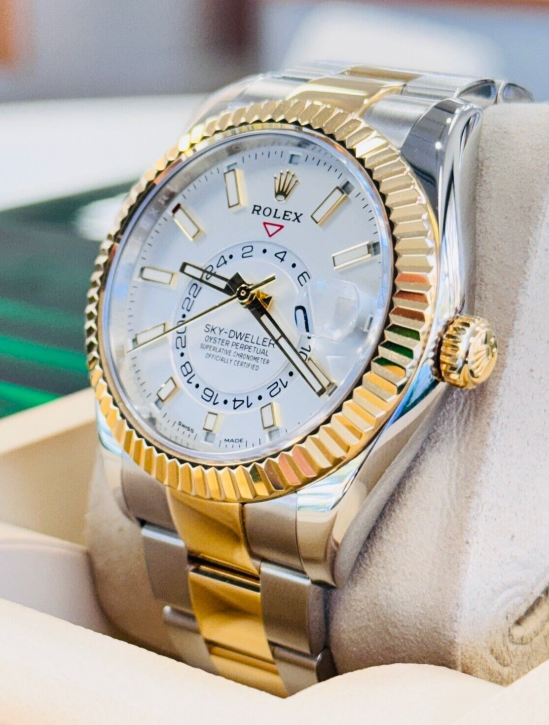 Rolex Sky-Dweller 326933 White Dial Oyster 18K Yellow Gold / Steel Watch - Image 3