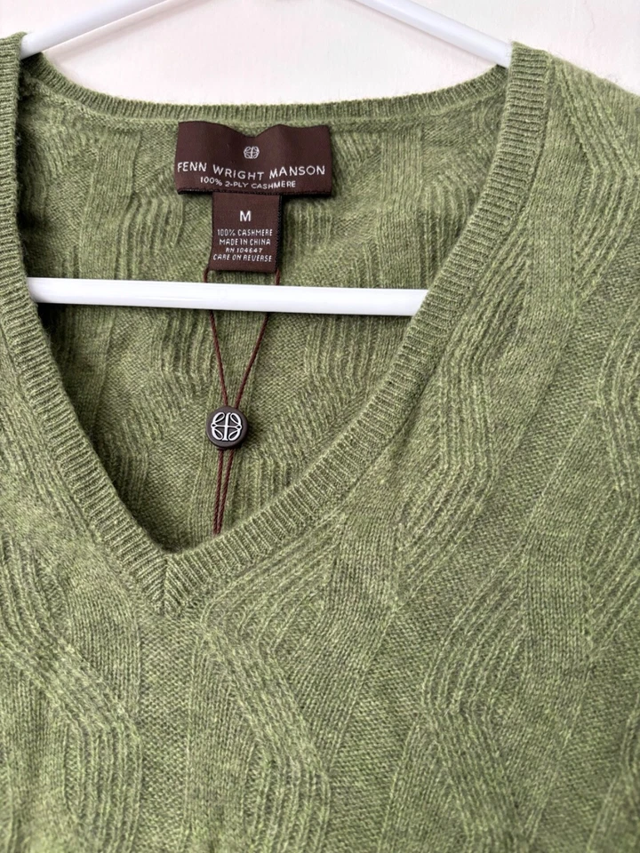 Nuevo con etiquetas Suéter Fenn Wright Manson 100% Cachemira 2 Capas Cuello en V Talla M Mediano Nuevo Foto 3 de 3
