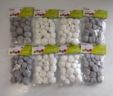 8 pompones de hilo (4 grises + 4 blancos) pompones de hilo de Navidad pompones bolas 1-1,5 pulgadas 20 piezas