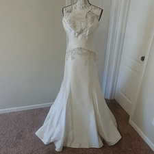 NWOT Jasmine Haute Collection Silk wedding dress 4/street 2