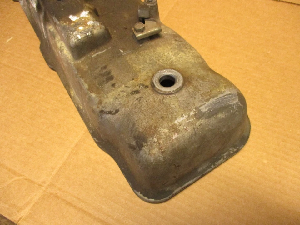 Vintage 1985 1986 1988 Factory Toyota Corolla 1A-c R1500 engine Valve cover - Изображение 3 из 4