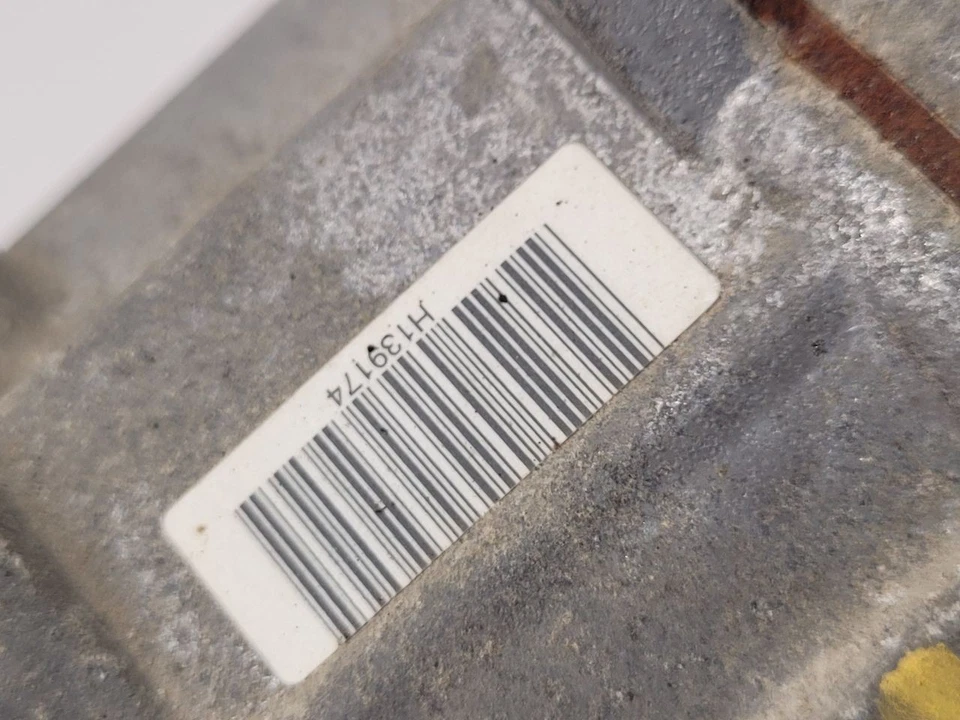 Compresor de aire acondicionado Cadillac Escalade 2015-2020 84317510 Foto 4 de 4