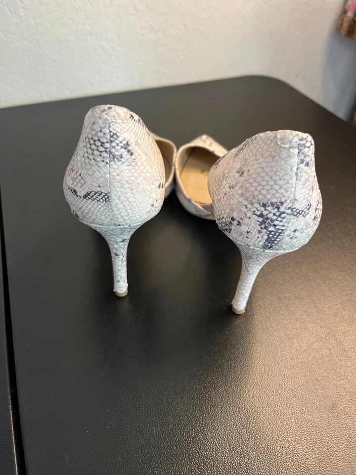 Zapatos de salón Casa Blanca Mercado Negro Ella Diosa Rosa Serpiente Cuero Repujado 8M Foto 3 de 4