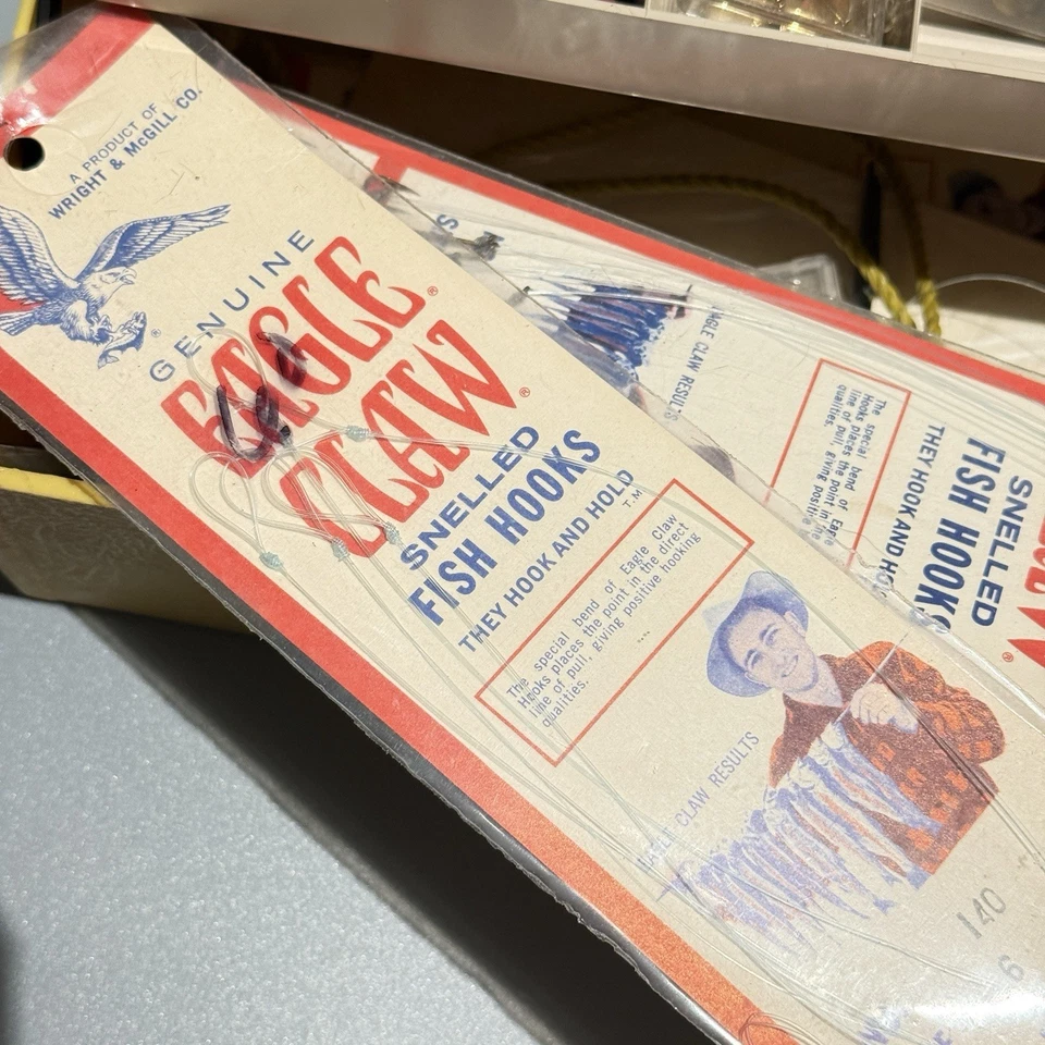 Grande Lote de Isca de Pesca Vintage ORVIS Ganchos Mepps Spinners Linha de Pele Caixa de Moscas - Imagem 4 de 4